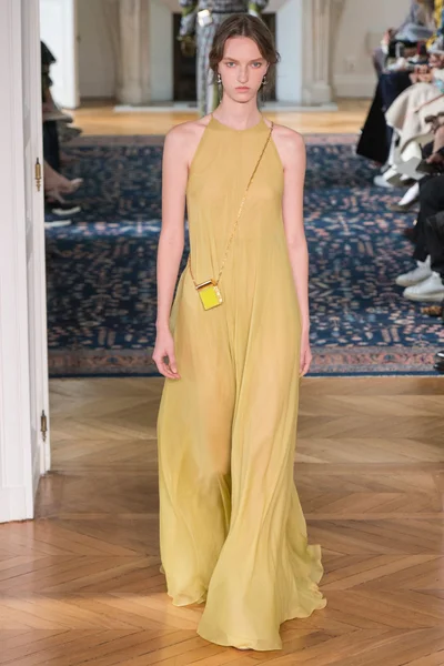 Look 50